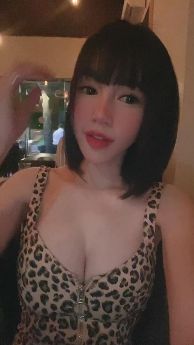 4589