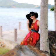 cô bé buồn